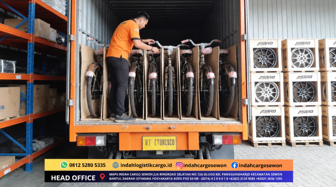 Pengiriman sepeda aman menggunakan armada cargo Indah Cargo Sewon Jogja